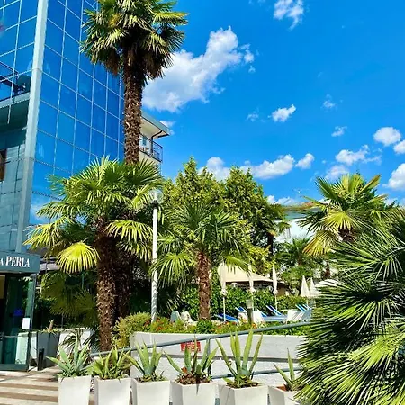 La Perla Hotel