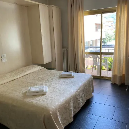 La Perla Hotel