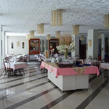 La Perla 3*