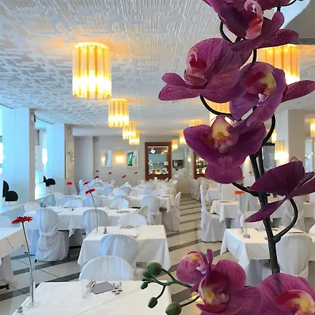 Hotel La Perla Riva del Garda