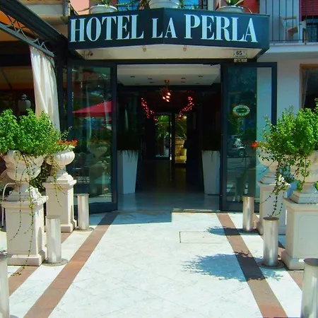Ξενοδοχείο La Perla 3*